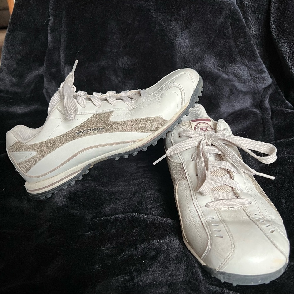 Skechers White and Tan Sneakers - Men's 10.5